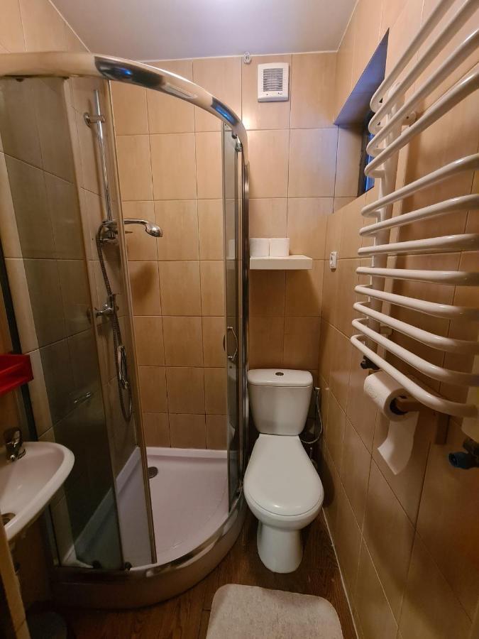Chata Starych Znajomych Sanok Buitenkant foto