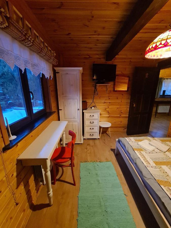 Chata Starych Znajomych Sanok Buitenkant foto