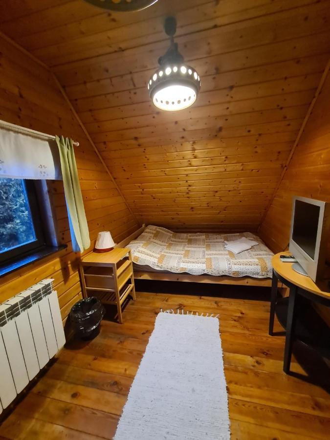 Chata Starych Znajomych Sanok Buitenkant foto