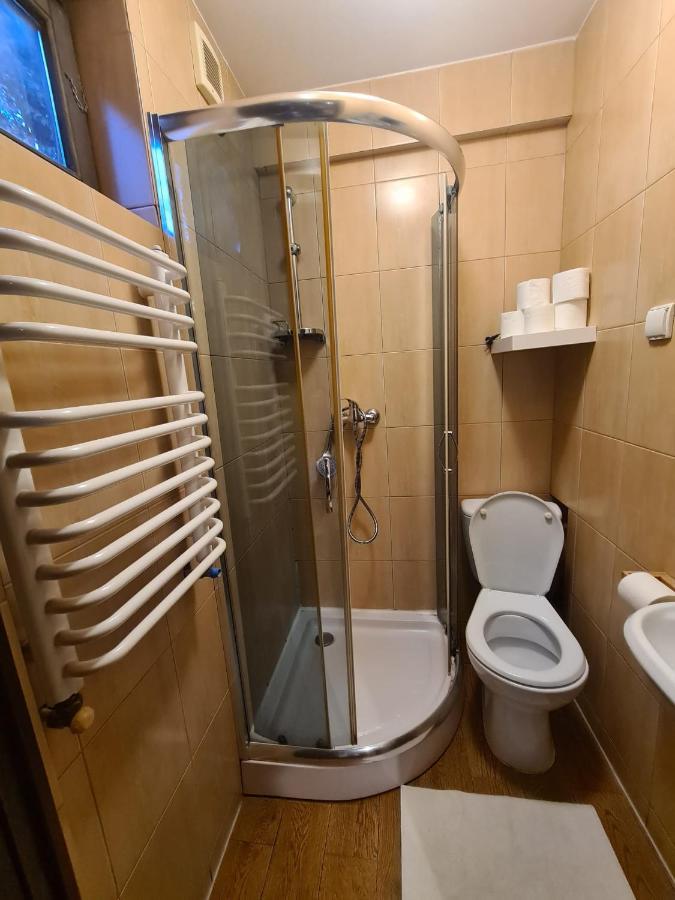 Chata Starych Znajomych Sanok Buitenkant foto