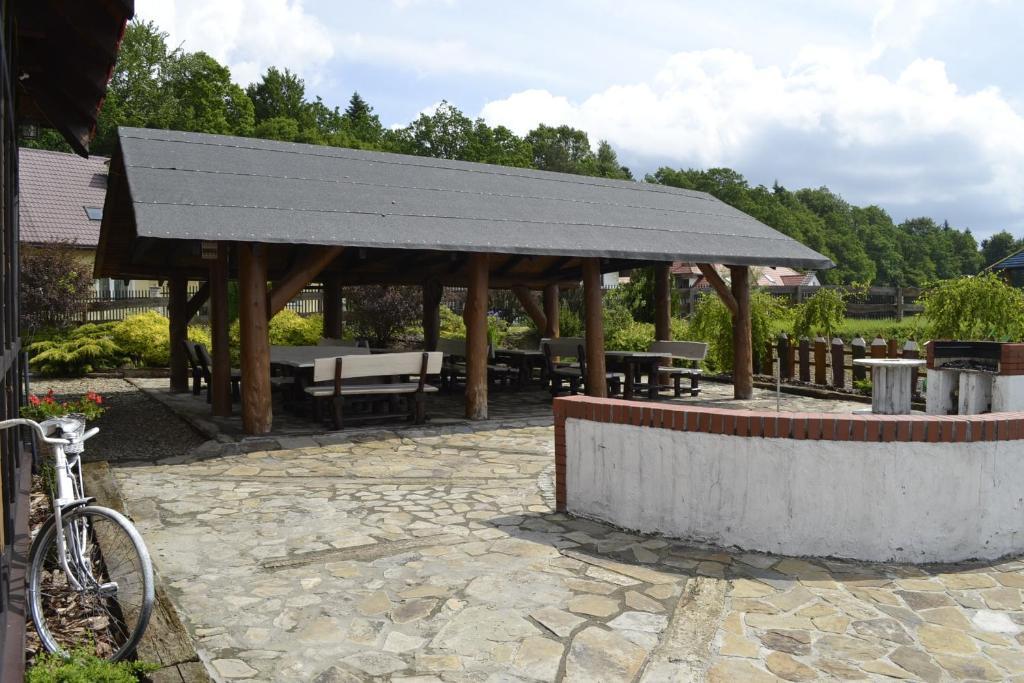 Chata Starych Znajomych Sanok Buitenkant foto