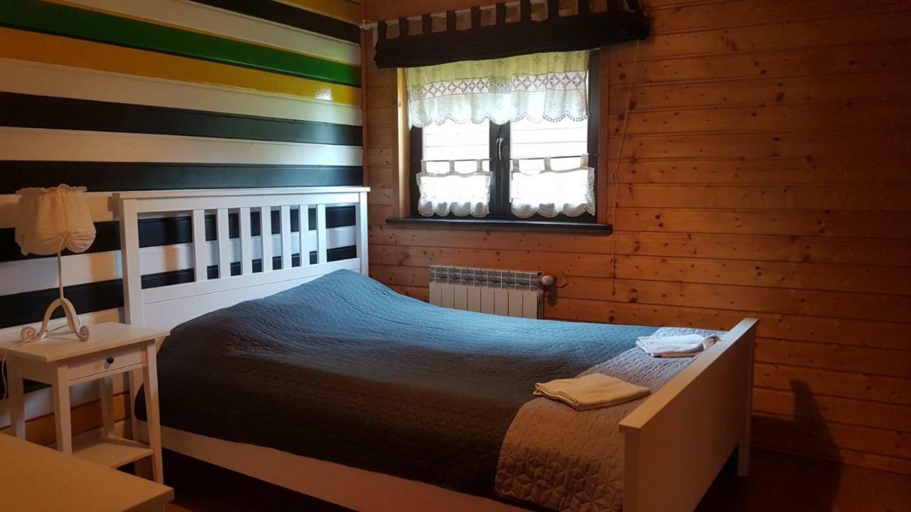 Chata Starych Znajomych Sanok Buitenkant foto