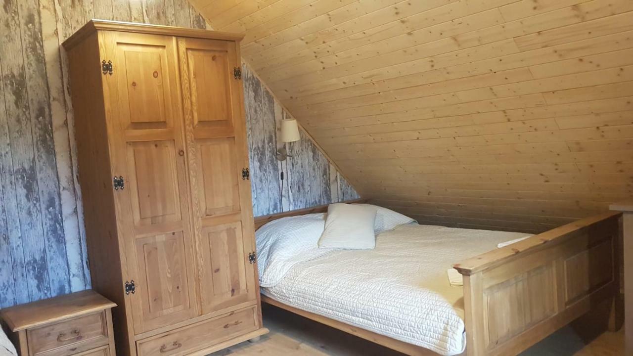Chata Starych Znajomych Sanok Buitenkant foto